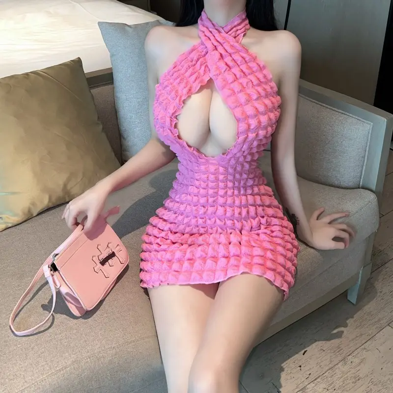कोरा गुलाबी मसालेदार लड़की नाइट क्लब सेक्सी क्रॉस गर्दन लटका खोखले खुले स्तन बुलबुले कपड़े महिलाओं के लिए सुंदर