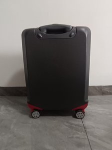 Maleta de Viaje Moderna y Exclusiva en Oferta, Fabricada en PP Termoformado Premium con Candado TSA y Asa Metálica con 8 Ruedas - Product Image 3