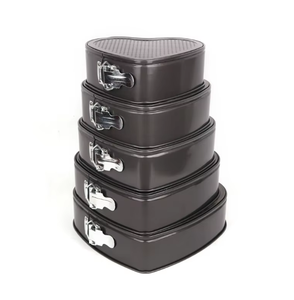 <span class=keywords><strong>Molde</strong></span> <span class=keywords><strong>para</strong></span> Pastel en Forma <span class=keywords><strong>de</strong></span> Corazón <span class=keywords><strong>de</strong></span> 20/<span class=keywords><strong>22</strong></span>/24 <span class=keywords><strong>cm</strong></span> al por Mayor, <span class=keywords><strong>Molde</strong></span> <span class=keywords><strong>para</strong></span> Hornear <span class=keywords><strong>de</strong></span> Acero al Carbono con Base Desmontable <span class=keywords><strong>para</strong></span> Hornear - Product Image 6