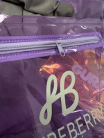 Personnalisé avec logo Pochette de beauté en PVC violet imperméable à l'eau cosmétique maquillage sac à fermeture éclair en plastique pour cadeau et sac d'emballage