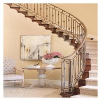 Escalier en colimaçon intérieur de luxe avec éclairage LED, en bois/acier galvanisé, balustrade en verre courbée personnalisée, écologique et durable pour