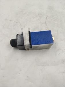 Électrovanne de commande hydraulique 4WE10E33 CG24N9K4 4WE10E CW100N9K4, gamme haute pression 350 bars, débit élevé jusqu'à 40 L/min pour une hydraulique efficace - Product Image 4