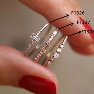 Anello minimalista con fascia semplice per donna, design elegante e semplice, gioielli alla moda per tutti i giorni - Product Image 2