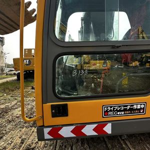 Excavatrice sur chenilles Volvo EC210BLC d'occasion bien entretenue avec pompe hydraulique fiable pour les travaux de remise en état des terrains et d'exploitation de carrières - Product Image 6