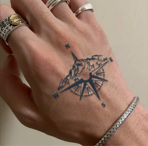 Jugo de hierbas temporal a prueba de agua de diseño fresco para <span class=keywords><strong>cara</strong></span> <span class=keywords><strong>sonriente</strong></span> brújula <span class=keywords><strong>tatuaje</strong></span> pegatina Ojo de estrella de cinco puntas para hombres y mujeres - Product Image 1