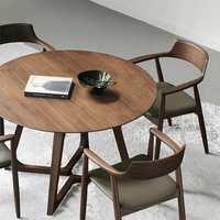 Table de salle à manger ronde en bois massif de luxe léger au design nordique contemporain pour meubles de réception et de salle à manger