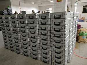 Flight case de rangement en aluminium personnalisable pour 6 pédaliers avec support OEM - Product Image 3