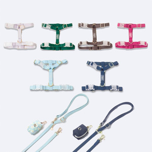 Set di <span class=keywords><strong>Pettorina</strong></span> ad <span class=keywords><strong>H</strong></span> e Guinzaglio per Cani in PVC Impermeabile e Regolabile con Logo Personalizzato del Produttore e Fibbia Trasparente - Product Image 1