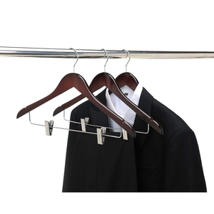 Cintres en <span class=keywords><strong>bois</strong></span> d'érable, de lotus et de hêtre personnalisés pour armoire et salle de bain – Cintres en <span class=keywords><strong>bois</strong></span> durables avec pinces - Product Image 3