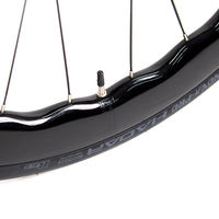 Vélo de triathlon DFQ en fibre de carbone, 24 vitesses, roues à 3 rayons, guidon TT, freins à disque hydrauliques, vélo de course urbain