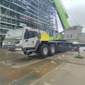 Modèle 2022 d'occasion, grue mobile sur camion ZTC1000V5, capacité de levage de 100 tonnes, grue hydraulique avec pompe hydraulique d'origine - Product Image 3