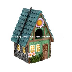 Casa <span class=keywords><strong>de</strong></span> pájaros <span class=keywords><strong>de</strong></span> resina con etiqueta personalizada Pastoral para jardín al aire libre con cierre <span class=keywords><strong>de</strong></span> botón para dueños <span class=keywords><strong>de</strong></span> mascotas - Product Image 3