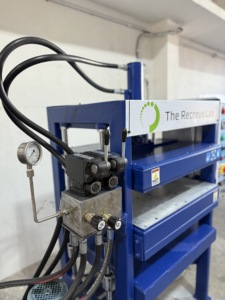 Prensa Hidráulica Combinada de 60x60cm Fabricada en India, Equipo de Prensado Industrial de Alta Resistencia en Venta - Product Image 1