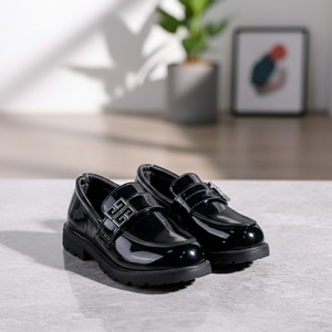 Mocassini per Bambini in Pelle Verniciata con Fibbia Metallica, Suola Morbida Antiscivolo, Finitura Lucida, Chiusura Slip-on, Suola Esterna in TPR, <span class=keywords><strong>Scarpe</strong></span> con Motivo a Griglia - Product Image 4