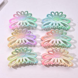 Pinza <span class=keywords><strong>de</strong></span> Pelo <span class=keywords><strong>de</strong></span> Plástico Electrochapado con Diseño <span class=keywords><strong>de</strong></span> Flor Hueca Degradado Iridiscente - Pinza Brillante y Elegante para Decoración Diaria del Cabello Femenino - Product Image 1