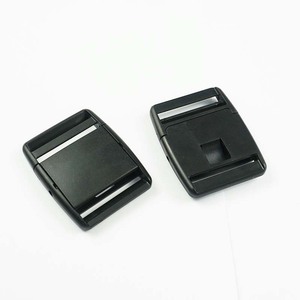 Boucle à dégagement latéral en plastique noir 38 mm, durable pour sacs, résistante à l'usure - Product Image 1