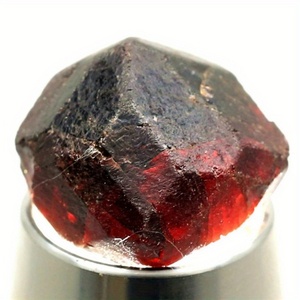 Piedra de Granate en Bruto Ecológica de Alta Calidad al por Mayor, 3-5 cm, Cristales Naturales de Forma Irregular, Color Rojo Vino, Gema en Bruto - Product Image 5