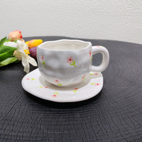Ensemble de tasses et d'assiettes en céramique en forme de cœur d'inspiration coréenne, design luxueux peint à la main, compatible lave-vaisselle, sans BPA, pour le thé de l'après-midi