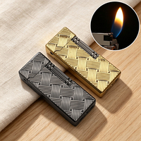 BD309-4 Briquet en métal à flamme nue, avec motif tissé en relief et meule, rechargeable, vente en gros