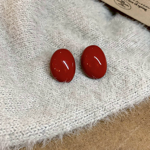 Boucles d'oreilles créoles Ankora en alliage de zinc rouge avec pierre naturelle, style tendance Hong Kong, mode luxe léger, haute qualité, vente en gros - Product Image 6