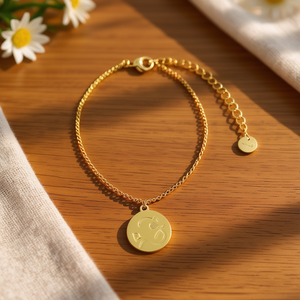 Pulsera con Dije de Moneda Chapada en Oro Angelina, Cadena Ajustable, Joyería de Moda para Mujer, Accesorio de Regalo - Product Image 2