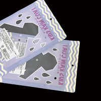 Sacs en plastique imprimés sur mesure, pochettes composites à fermeture éclair, sacs refermables à suspendre pour l'emballage de vêtements et imperméables pour enfants