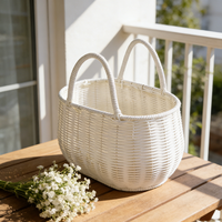 Panier en rotin tressé blanc pour fleurs et fruits, décoration de mariage, cadeau pour femme, pour Noël et les fêtes, avec chaîne de perles