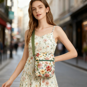 Borsa a Tracolla Unisex Personalizzata per Viaggi, Sport e Uso Quotidiano, Porta Cellulare, Design alla Moda per Uomini e Donne - Product Image 2