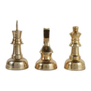 Scultura di pezzo degli scacchi, ornamento per la casa e l'ufficio, finitura oro, statua decorativa per mensole e tavolini da caffè. - Product Image 3