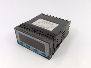 PLC Tico 735 para Control Industrial, Pantalla de Doble Color, 220V 50/60Hz, RS485 - Product Image 1