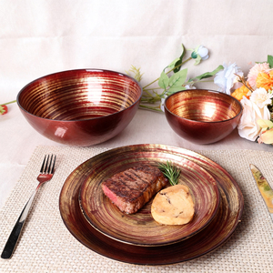 Service de table en verre cristal sans plomb, motif anneau concentrique or Bourgogne, écologique et fait main, pour les fêtes - Product Image 1