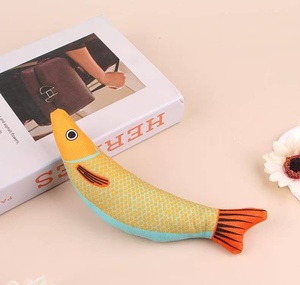 ของเล่นแมวแบบเคี้ยวได้ รูปปลาเรืองแสง ทำจากขนสัตว์ บรรจุแคทนิป ทนทาน นุ่ม - Product Image 1