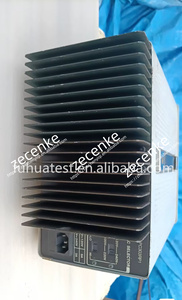 Fuente de alimentación CC de seguimiento automático de triple salida GW Instek 30V/3A usada - Product Image 4