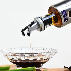 Vente en gros en vrac : Distributeur d'huile de cuisson en verre de 300 ml et 500 ml avec couvercle en acier inoxydable SS304, style américain, idéal pour les cadeaux - Product Image 6