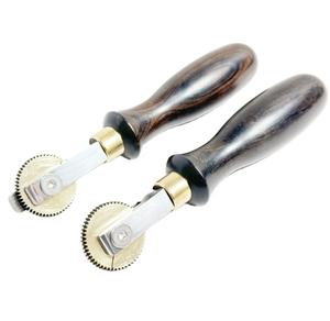 Outil de presse à roulettes pour maroquinerie OEM, pour rainurage, gaufrage et décoration des semelles et talons - Product Image 1