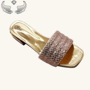 Sandales et pantoufles pour femmes de style en gros, nouvelle collection estivale, de haute qualité, à talons compensés, avec cristaux, pour l'extérieur - Product Image 2