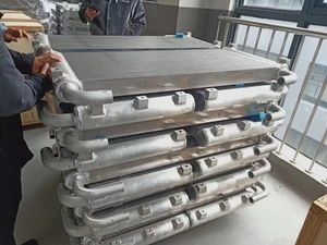 Các nhà sản xuất bán hàng trực tiếp của chất lượng cao Máy xúc bể tản nhiệt SH210-5 bể nước - Product Image 2