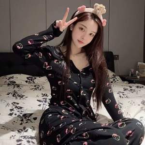 Il pigiama Casual da <span class=keywords><strong>donna</strong></span> a maniche lunghe carino abito <span class=keywords><strong>Homewear</strong></span> per la primavera estate autunno traspirante con Logo frontale può essere indossato all'esterno - Product Image 1