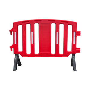 Barrière de circulation routière en plastique HDPE rouge de 1500 mm, réflecteur prismatique haute intensité, protection IP10, chantier routier, sécurité - Product Image 1