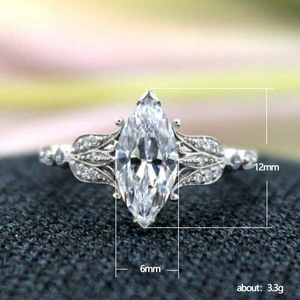 Bague de fiançailles F935 pour femme en or blanc avec diamant taille marquise, diamants latéraux naturels couleur D - Product Image 5