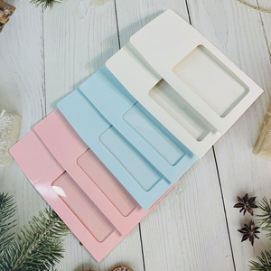Enveloppes personnalisées avec impression de logo, manchon coloré et grande fenêtre transparente pour l'affichage de cartes et de photos - Product Image 3