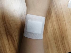 Pembalut luka canggih perekat mandiri dengan bahan tanpa anyaman untuk penggunaan luka medis - Product Image 6