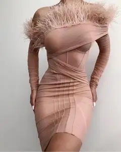 Mode Damen Mesh Feather Slouchy Schulter Langärmliges kurzes Kleid mit Hüft verpackung