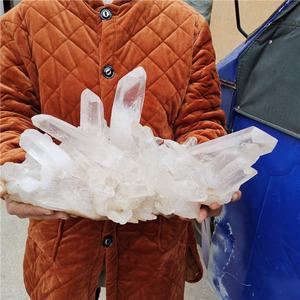 Vente en gros de grappes de cristaux naturels de guérison, grandes grappes de quartz blanc transparent pour la décoration de la maison - Product Image 5