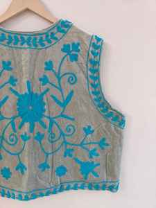 Chaleco Bordado Suzani de Terciopelo Hecho a Mano, Chaleco Bohemio Hecho a Mano, Chaqueta Vintage con Estampado Floral para Mujer - Product Image 5