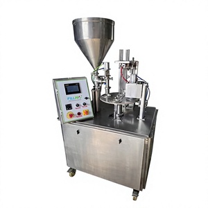 Machine de remplissage et de scellage semi-automatique à 4 stations pour l'emballage de gobelets de produits laitiers (lassi, curd, shrikhand, yaourt) - Product Image 2