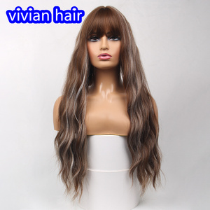Pelucas onduladas largas Marrón destaca flequillo dorado cabello rizado <span class=keywords><strong>extra</strong></span> largo tejido fibra química 28 pulgadas Peluca ondulada del cuerpo sintético Diario - Product Image 1