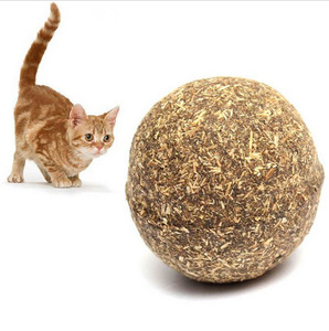 Juguetes Interactivos para Mascotas: Pelota de Juguete para Gatos con Hierba Gatera Orgánica Japonesa, Matatabi y Silvervine para Rascar y Rodar - Product Image 1