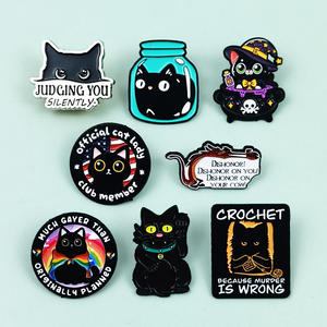 Épinglette en alliage métallique émaillée motif chat noir mignon de dessin animé, épinglette arc-en-ciel Fierté Gay en promotion - Product Image 1