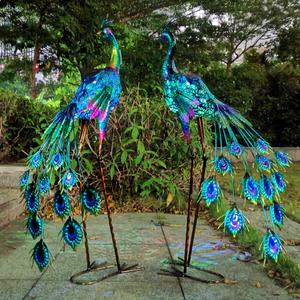 โคมไฟตกแต่งรูปนกยูงโลหะ ไฟ LED สำหรับภายนอกอาคาร โคมไฟสวนพลังงานแสงอาทิตย์ รูปทรงกบ - Product Image 3